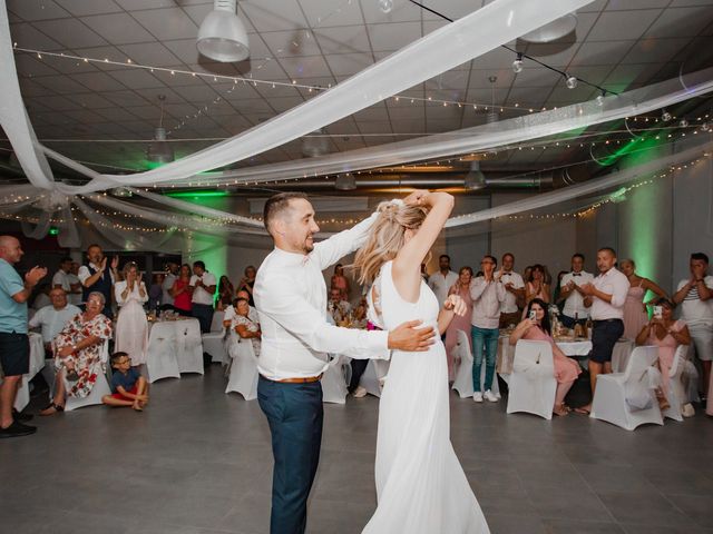 Le mariage de Damien et Élodie à Moissat, Puy-de-Dôme 71