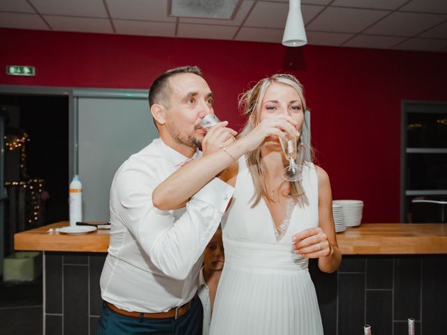 Le mariage de Damien et Élodie à Moissat, Puy-de-Dôme 83