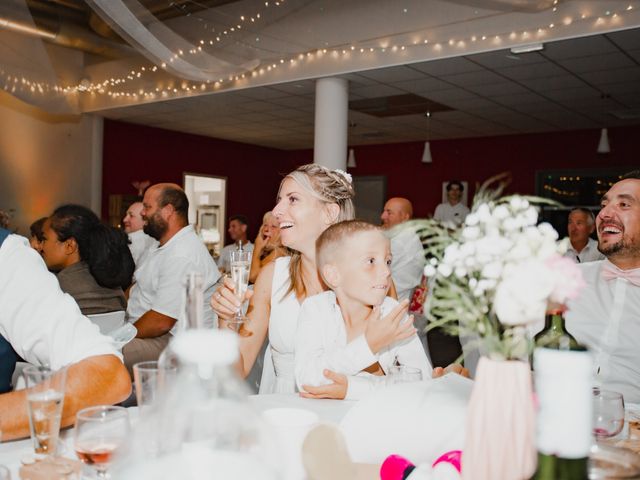 Le mariage de Damien et Élodie à Moissat, Puy-de-Dôme 84