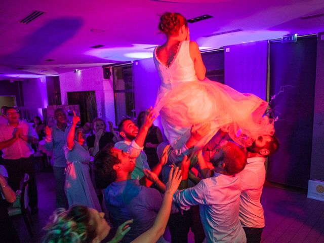 Le mariage de Arthur et Elodie à Saint-Galmier, Loire 6