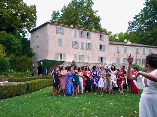 Le mariage de Thomas et Margaux à Saint-Martin-de-Castillon, Vaucluse 32