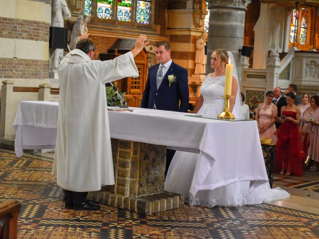 Le mariage de Christophe et Vanessa à Béthune, Pas-de-Calais 15