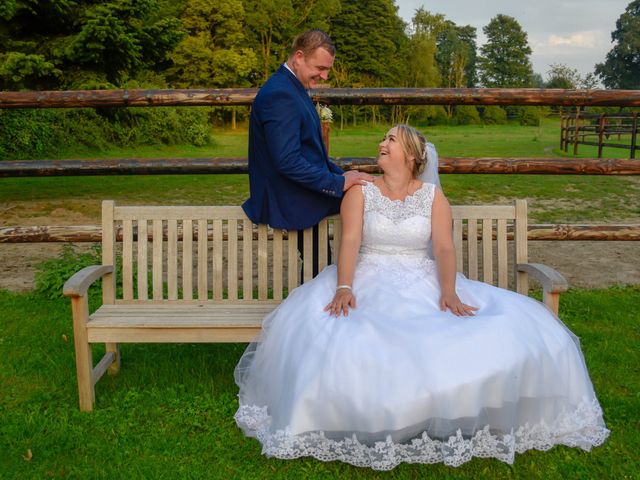 Le mariage de Christophe et Vanessa à Béthune, Pas-de-Calais 26