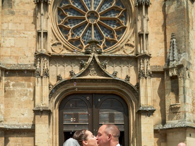 Le mariage de John et Elodie à Tuffé, Sarthe 58