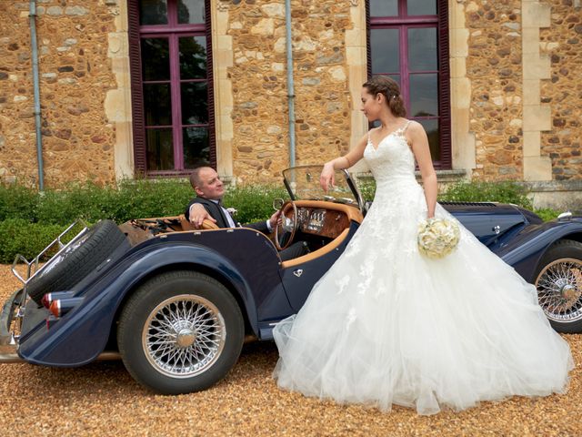 Le mariage de John et Elodie à Tuffé, Sarthe 67