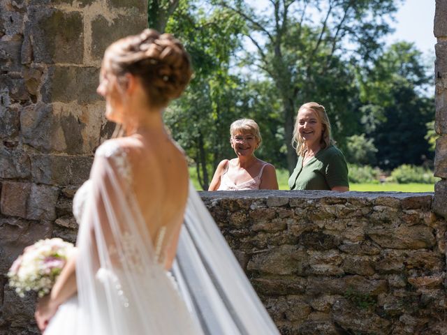 Le mariage de Julien et Marine à Fontenay-Trésigny, Seine-et-Marne 11