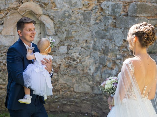 Le mariage de Julien et Marine à Fontenay-Trésigny, Seine-et-Marne 12