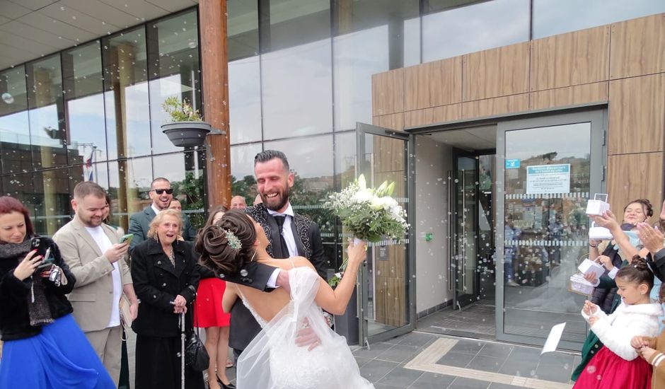 Le mariage de Hugo et Elodie à Les-Pennes-Mirabeau, Bouches-du-Rhône