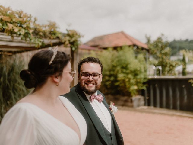 Le mariage de Damien et Elodie à Bourg-de-Thizy, Rhône 57