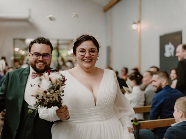 Le mariage de Damien et Elodie à Bourg-de-Thizy, Rhône 60