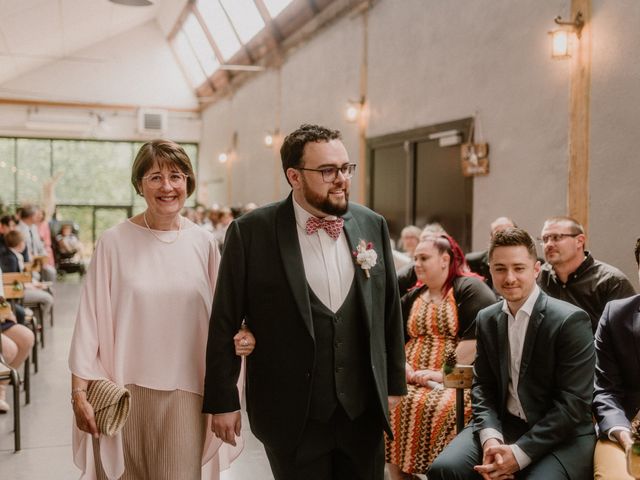 Le mariage de Damien et Elodie à Bourg-de-Thizy, Rhône 62