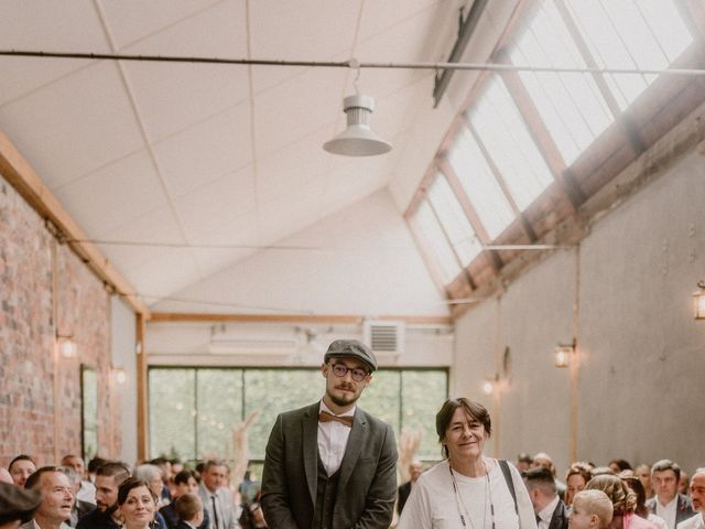 Le mariage de Damien et Elodie à Bourg-de-Thizy, Rhône 63