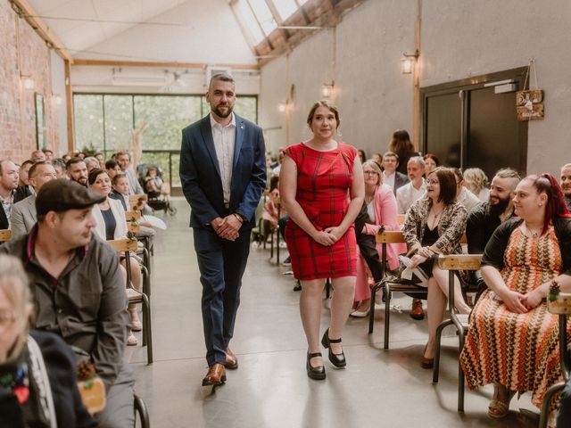 Le mariage de Damien et Elodie à Bourg-de-Thizy, Rhône 66