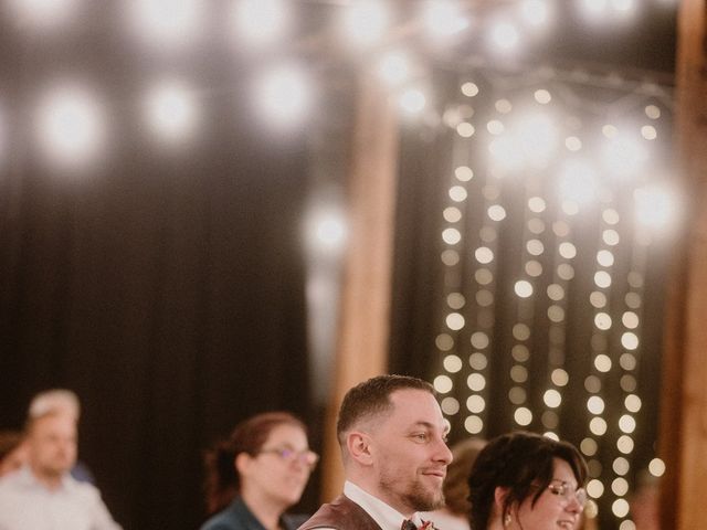 Le mariage de Damien et Elodie à Bourg-de-Thizy, Rhône 204