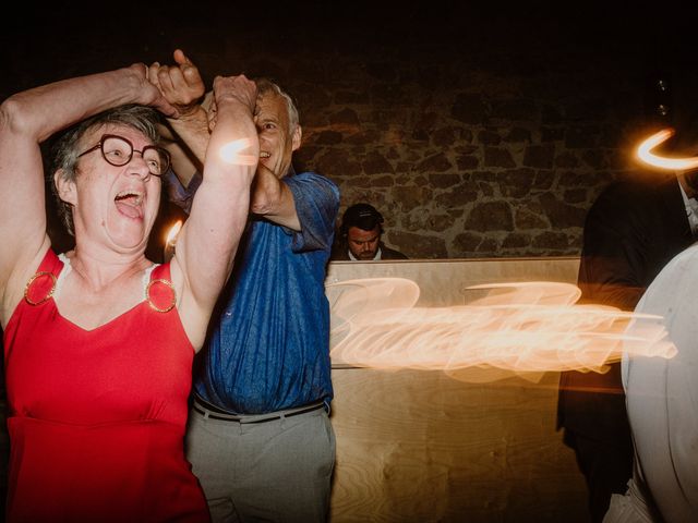 Le mariage de Damien et Elodie à Bourg-de-Thizy, Rhône 227