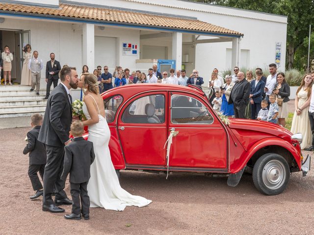 Le mariage de Jean-Yves et Emilie à Saint-Trojan-les-Bains, Charente Maritime 24