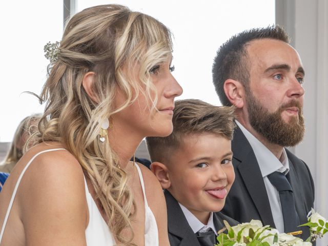 Le mariage de Jean-Yves et Emilie à Saint-Trojan-les-Bains, Charente Maritime 27