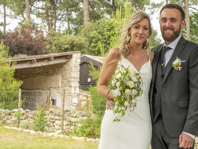 Le mariage de Jean-Yves et Emilie à Saint-Trojan-les-Bains, Charente Maritime 35