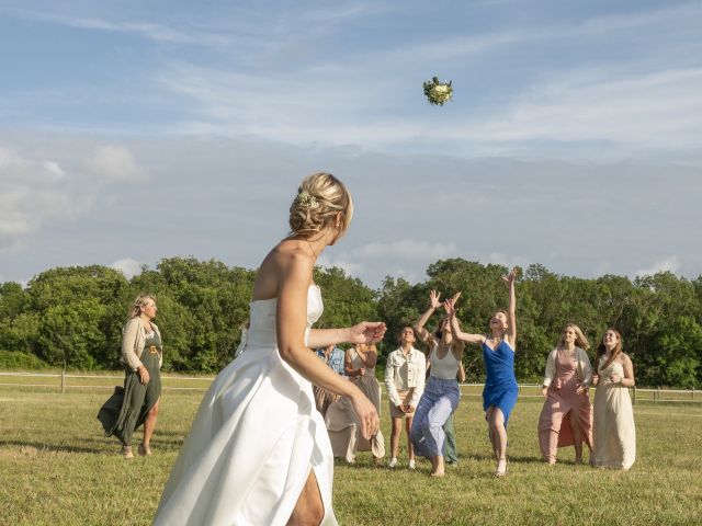 Le mariage de Jean-Yves et Emilie à Saint-Trojan-les-Bains, Charente Maritime 69