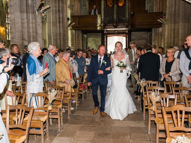 Le mariage de Thibaut et Laetitia à Carentan, Manche 23