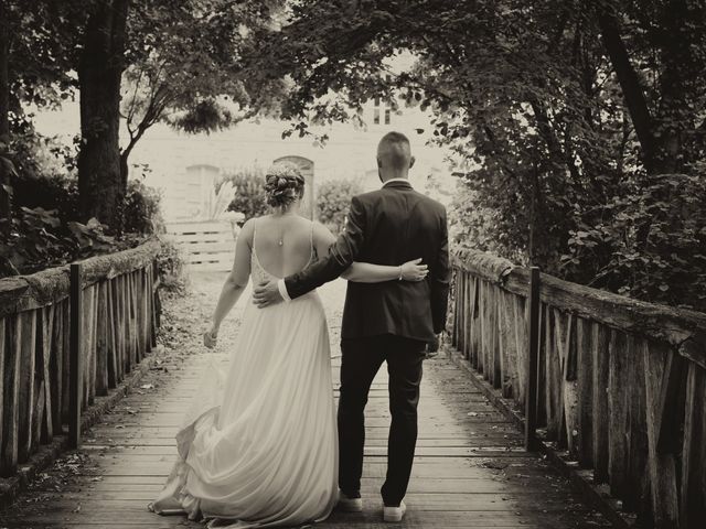 Le mariage de Corentin et Laura à Saint-Just-Sauvage, Marne 8