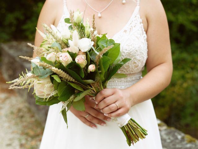 Le mariage de Corentin et Laura à Saint-Just-Sauvage, Marne 13