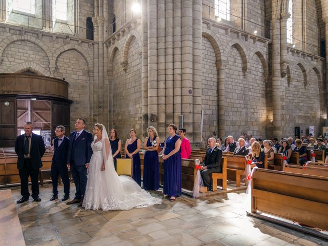 Le mariage de Nicolas et Lorraine à Saint-Yrieix-la-Perche, Haute-Vienne 19