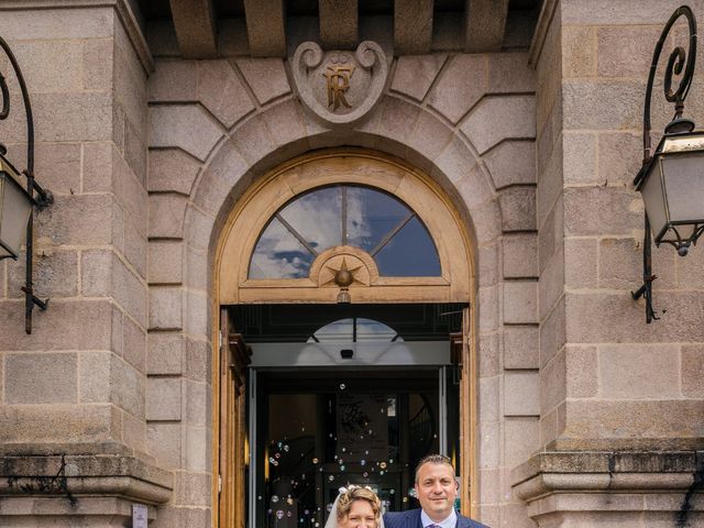 Le mariage de Nicolas et Lorraine à Saint-Yrieix-la-Perche, Haute-Vienne 14