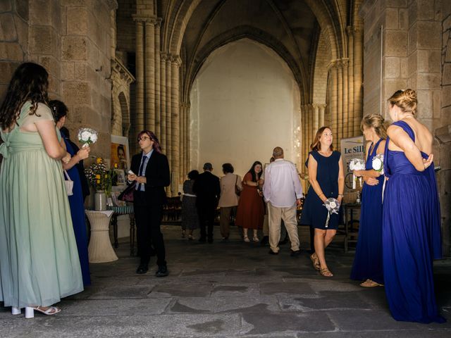 Le mariage de Nicolas et Lorraine à Saint-Yrieix-la-Perche, Haute-Vienne 15