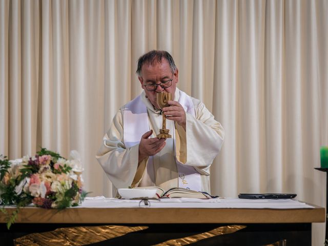 Le mariage de Nicolas et Lorraine à Saint-Yrieix-la-Perche, Haute-Vienne 23