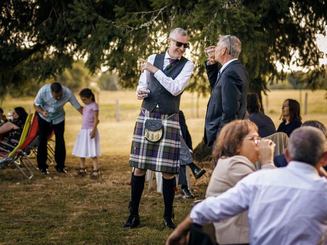 Le mariage de Nicolas et Lorraine à Saint-Yrieix-la-Perche, Haute-Vienne 33