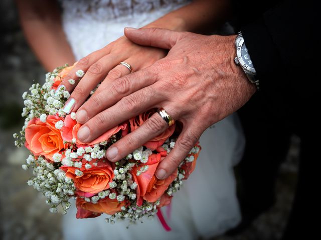 Le mariage de Lo et Julia à Saint-Benoit, Alpes-de-Haute-Provence 5