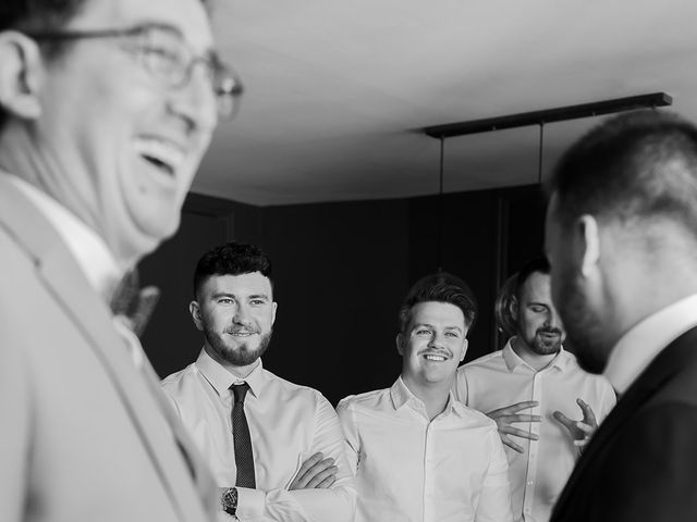 Le mariage de Julien et Elise à Miremont , Puy-de-Dôme 8