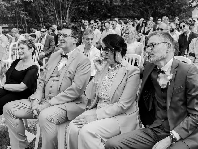 Le mariage de Julien et Elise à Miremont , Puy-de-Dôme 25