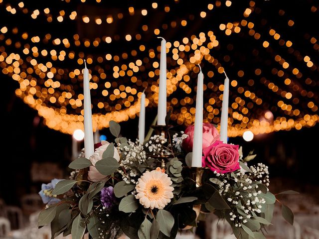 Le mariage de Julien et Elise à Miremont , Puy-de-Dôme 30