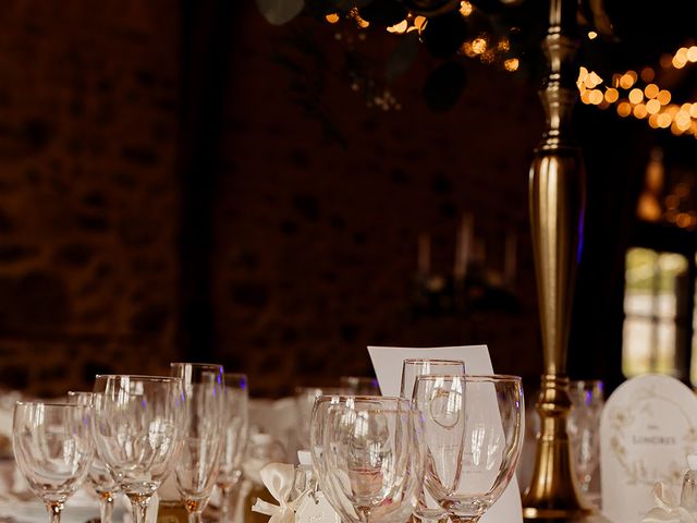 Le mariage de Julien et Elise à Miremont , Puy-de-Dôme 32