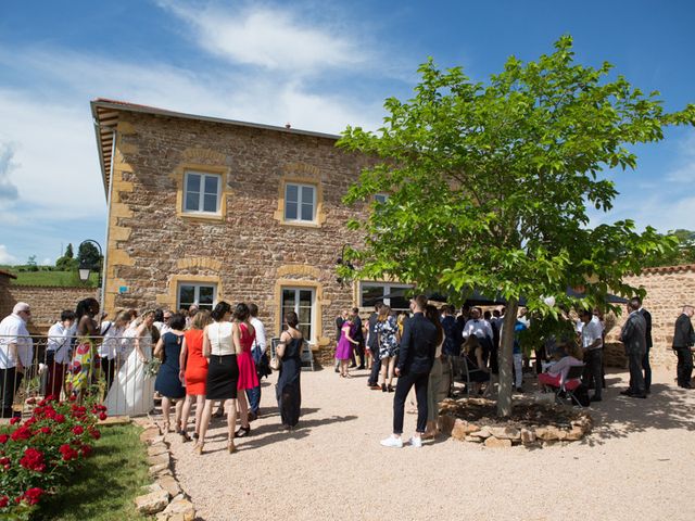 Le mariage de Thibault et Typhaine à Saint-Laurent-d&apos;Oingt, Rhône 4