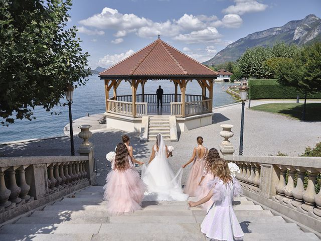 Le mariage de Guillaume et Aurélia à Menthon-Saint-Bernard, Haute-Savoie 23