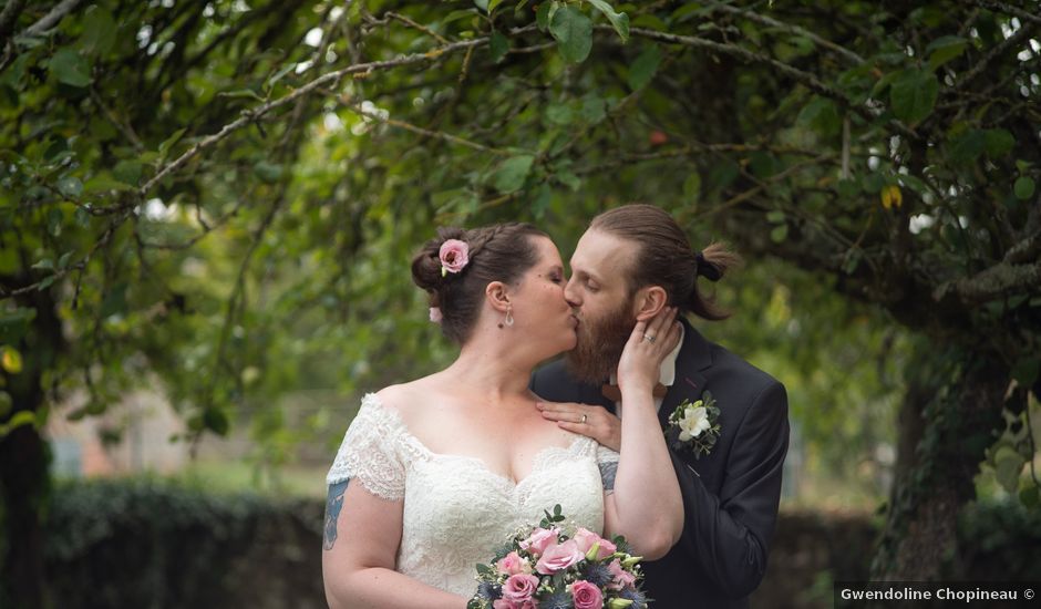 Le mariage de Dimitri et Madeleine à Château-Larcher, Vienne