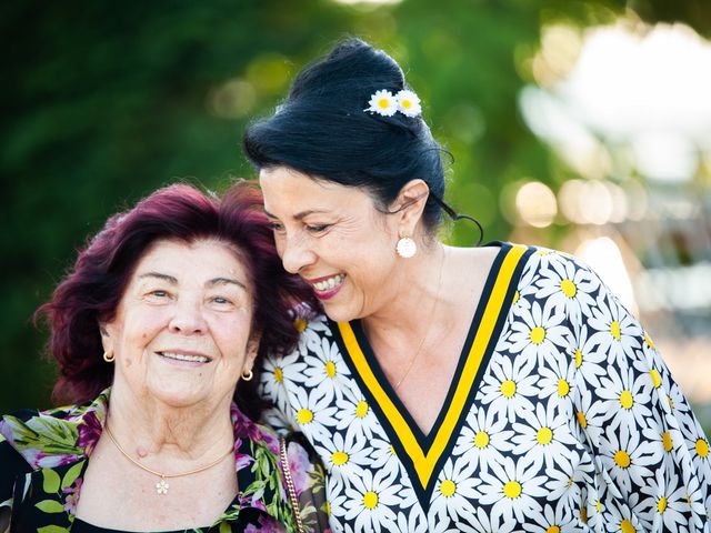 Le mariage de Jean-Charles et Marie-Ange à Les Angles, Gard 28