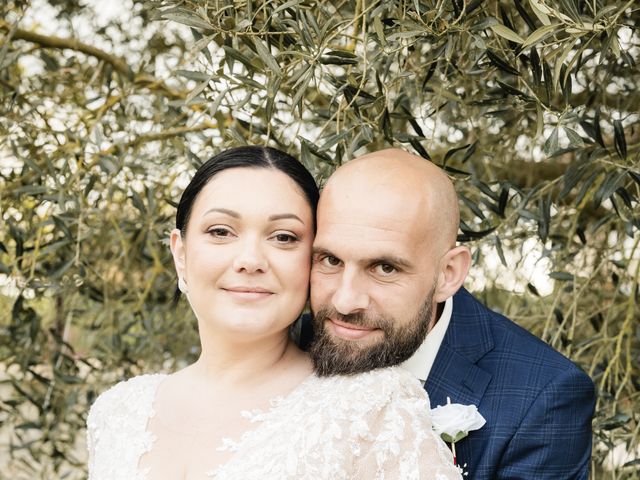 Le mariage de Steve et Laura à Saint-André-sur-Vieux-Jonc, Ain 2