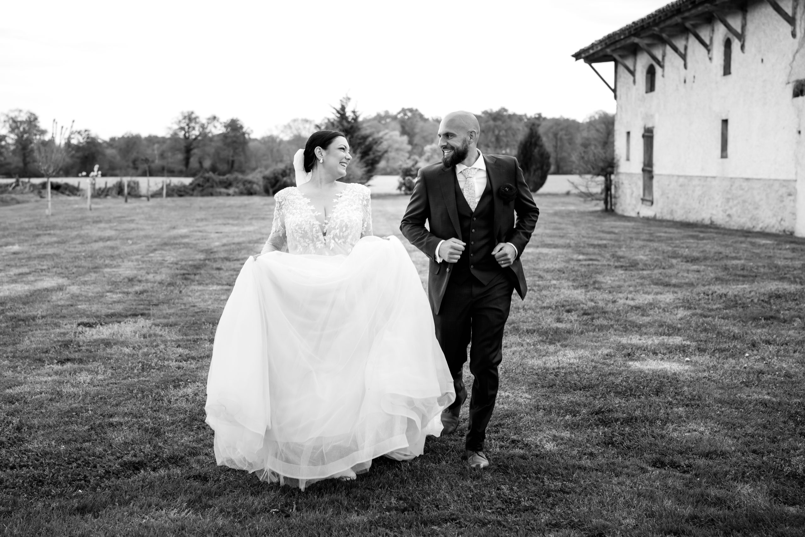 Le mariage de Steve et Laura à Saint-André-sur-Vieux-Jonc, Ain