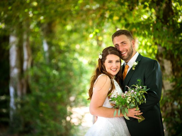 Le mariage de Nicolas et Léa à Saint-Laurent-sur-Sèvre, Vendée 3