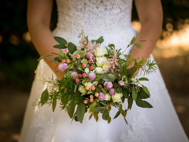 Le mariage de Nicolas et Léa à Saint-Laurent-sur-Sèvre, Vendée 16