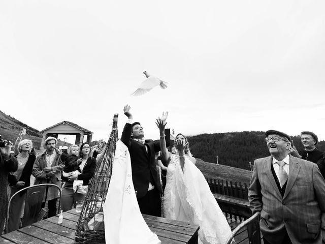 Le mariage de Laurent et Anaïs  à La Clusaz, Haute-Savoie 66