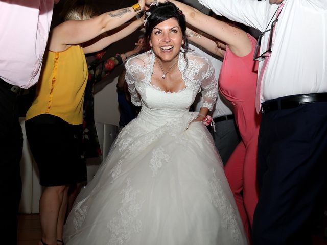 Le mariage de Nathalie et Alexandre à Ventabren, Bouches-du-Rhône 56