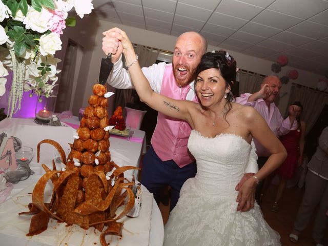 Le mariage de Nathalie et Alexandre à Ventabren, Bouches-du-Rhône 64