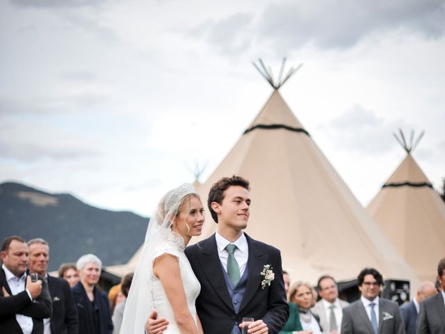 Le mariage de Arnaud et Louise à Saint-Nicolas-de-Véroce, Haute-Savoie 15