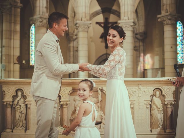 Le mariage de Simon et Célia à Mably, Loire 48