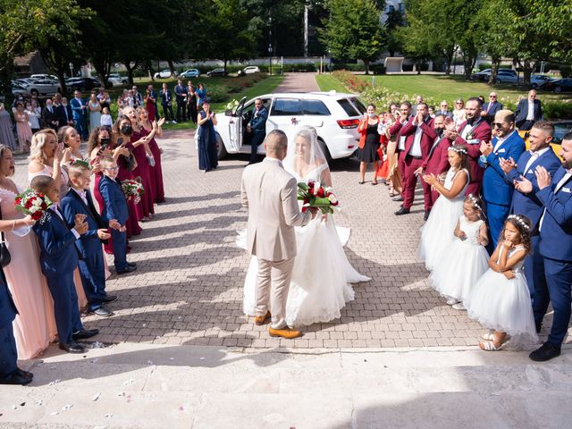 Le mariage de Bastien et Marina à Ons-en-Bray, Oise 20